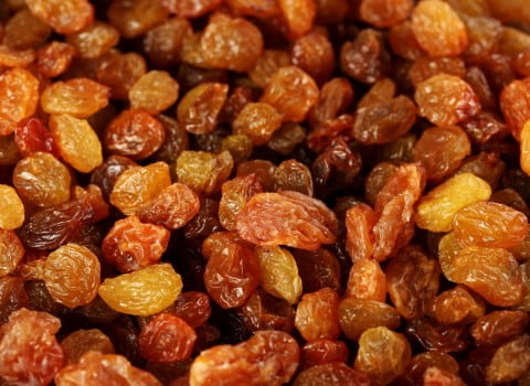 تصویر 3 از کشمش پلویی سیاه با طعم قوی مناسب آشپزی